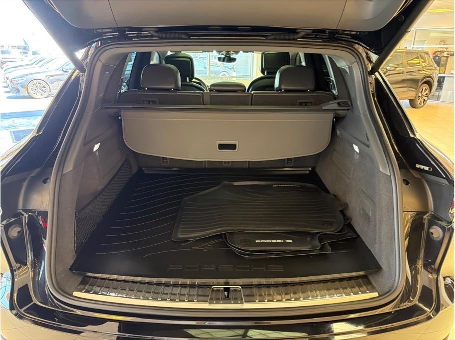 2021 Porsche Cayenne E-Hybrid Sport Utility 4D