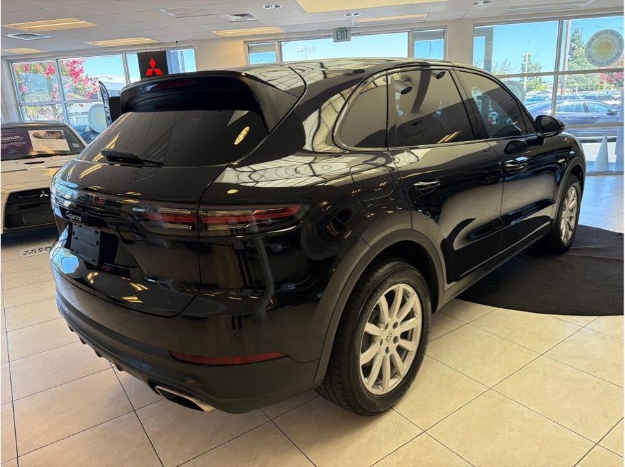 2021 Porsche Cayenne E-Hybrid Sport Utility 4D
