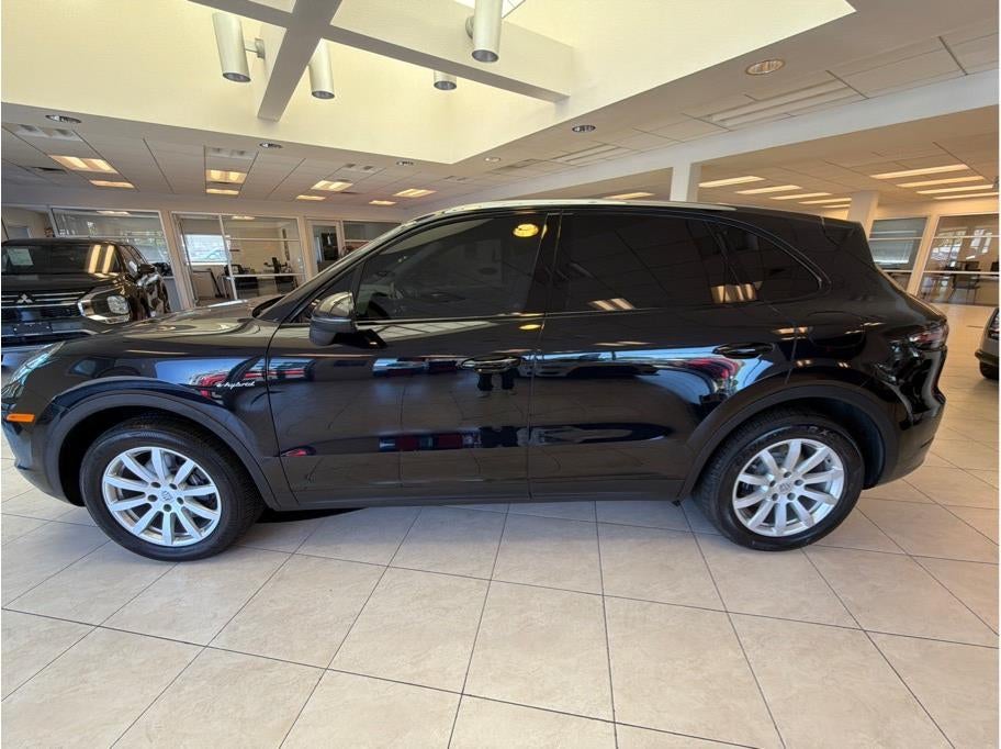 2021 Porsche Cayenne E-Hybrid Sport Utility 4D