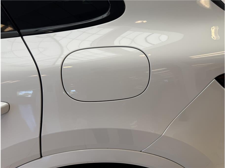 2022 Porsche Cayenne E-Hybrid Sport Utility 4D