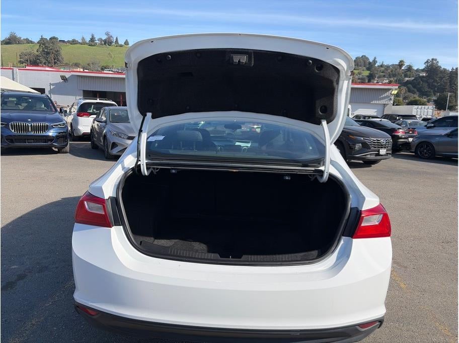 2023 Chevrolet Malibu 1LT Sedan 4D