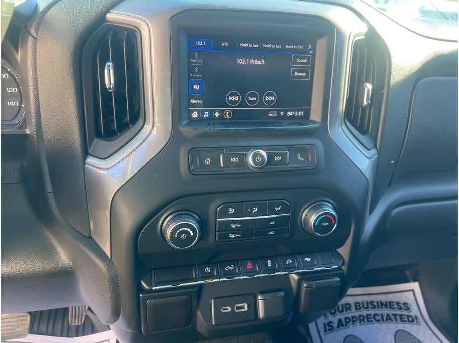 2021 Chevrolet Silverado 1500 Crew Cab Custom Pickup 4D 5 3/4 ft