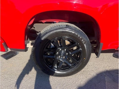 2021 Chevrolet Silverado 1500 Crew Cab Custom Pickup 4D 5 3/4 ft