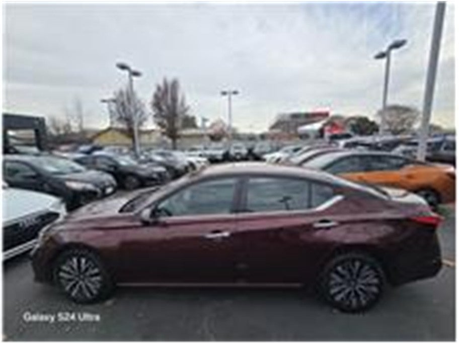 2024 Nissan Altima 2.5 SV Sedan 4D