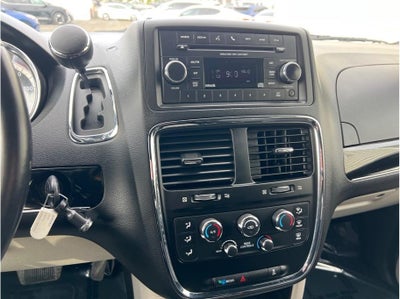 2016 Dodge Grand Caravan Passenger SE Plus Minivan 4D