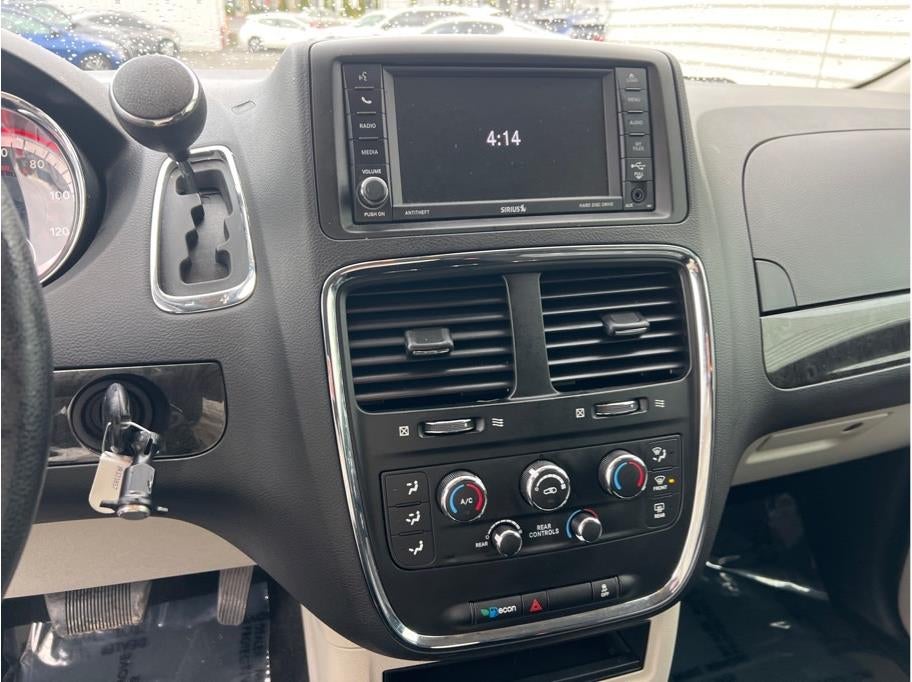 2018 Dodge Grand Caravan Passenger SE Minivan 4D