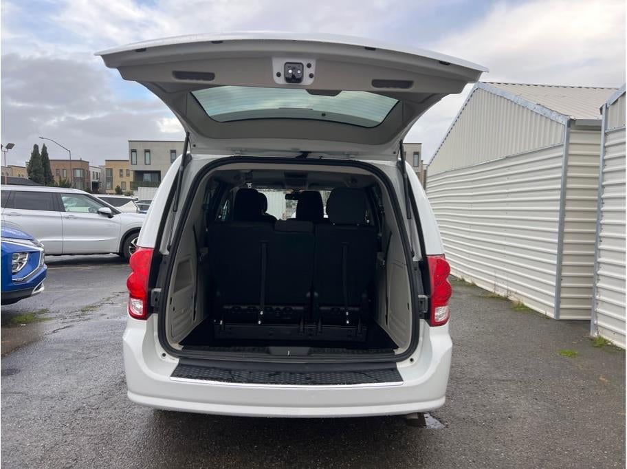 2018 Dodge Grand Caravan Passenger SE Minivan 4D