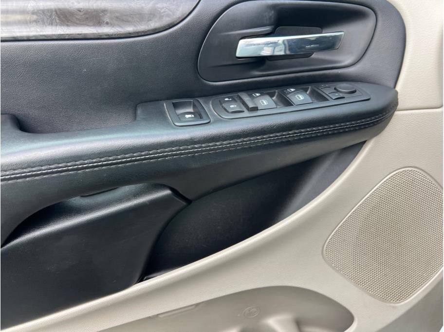 2017 Dodge Grand Caravan Passenger SE Minivan 4D