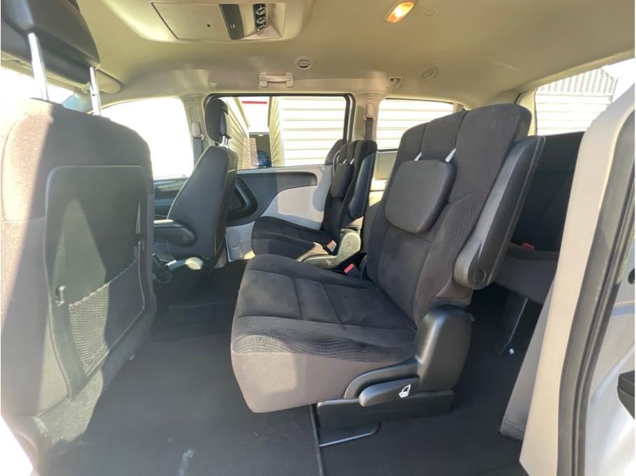 2017 Dodge Grand Caravan Passenger SE Minivan 4D