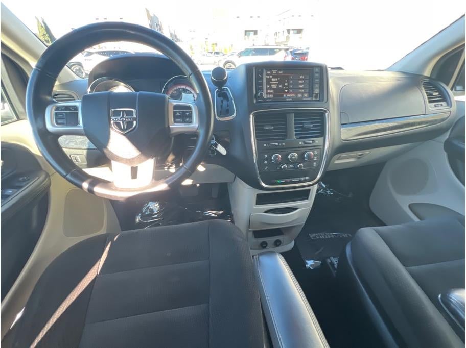 2017 Dodge Grand Caravan Passenger SE Minivan 4D