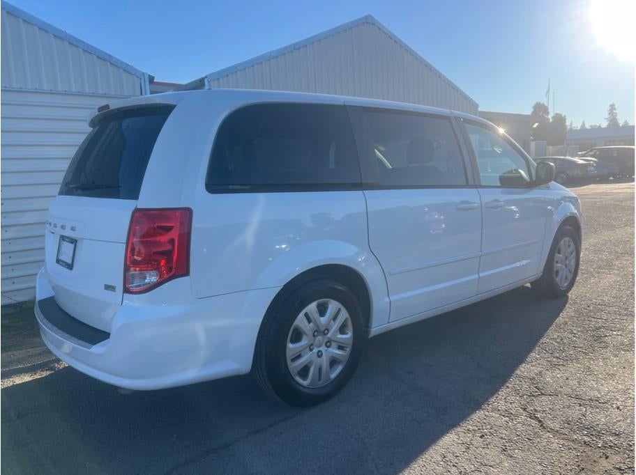 2017 Dodge Grand Caravan Passenger SE Minivan 4D