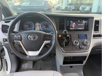 2015 Toyota Sienna XLE Minivan 4D