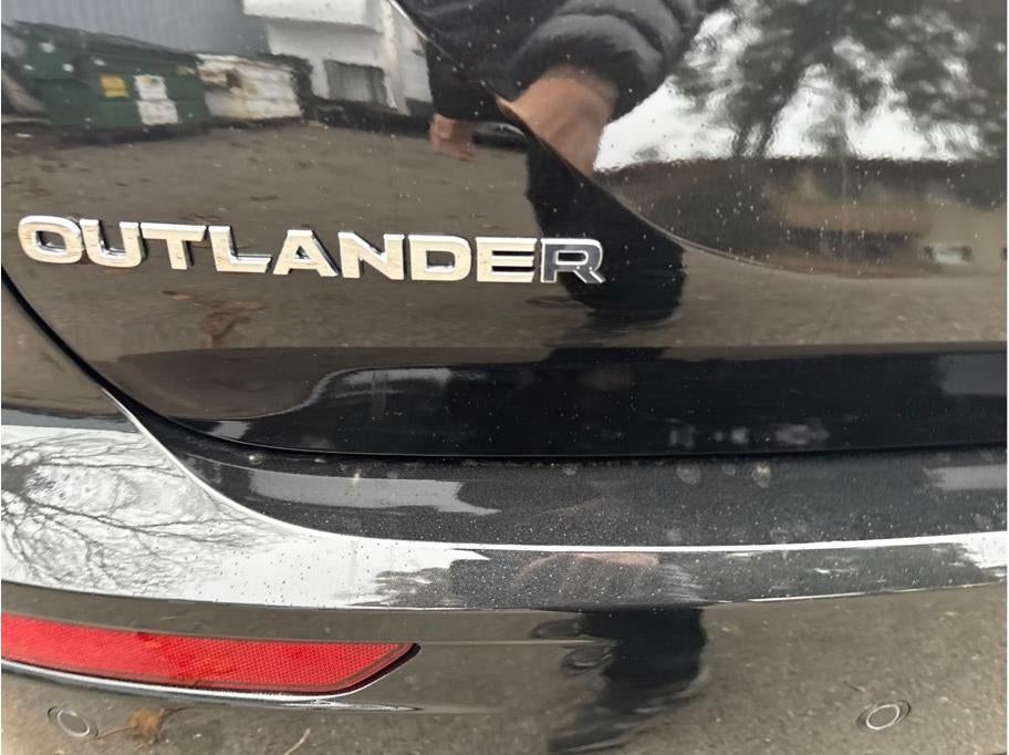 2026 Mitsubishi Outlander ES