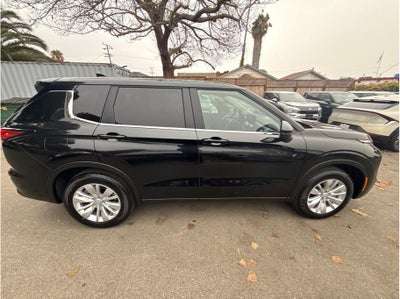 2026 Mitsubishi Outlander ES