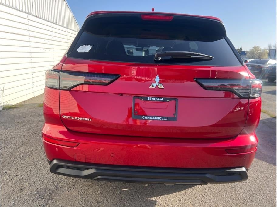 2026 Mitsubishi Outlander ES