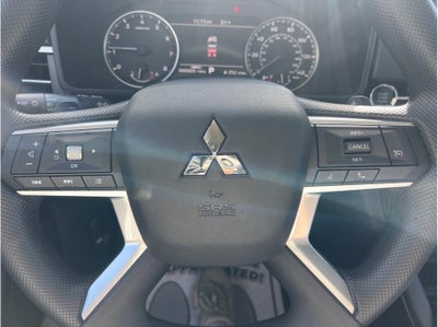 2026 Mitsubishi Outlander ES