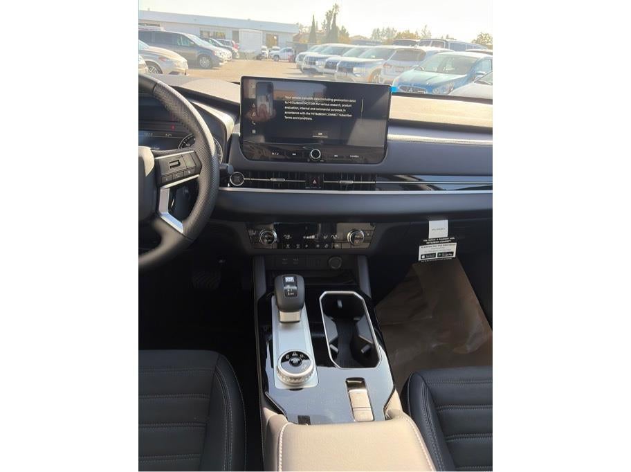 2025 Mitsubishi Outlander SE Sport Utility 4D