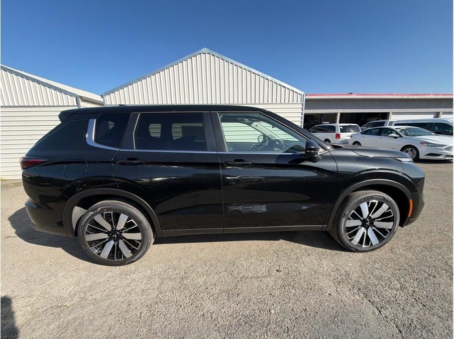 2025 Mitsubishi Outlander SE Sport Utility 4D