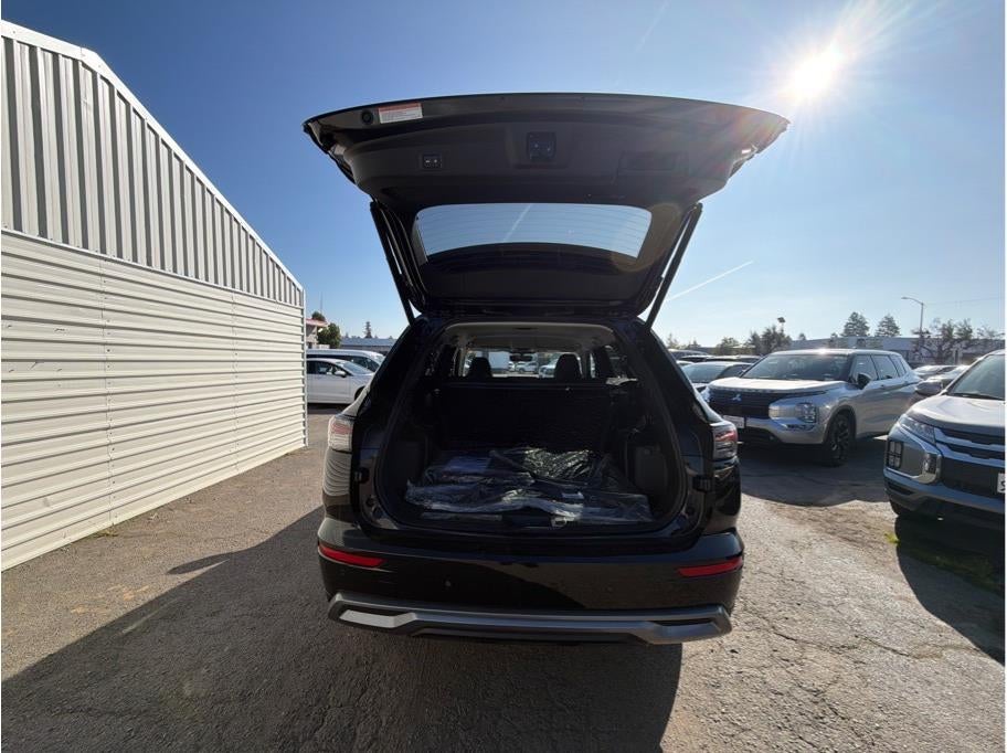 2025 Mitsubishi Outlander SE Sport Utility 4D