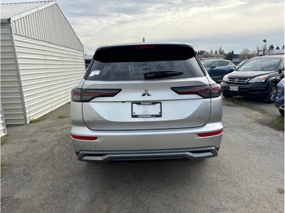 2026 Mitsubishi Outlander SE