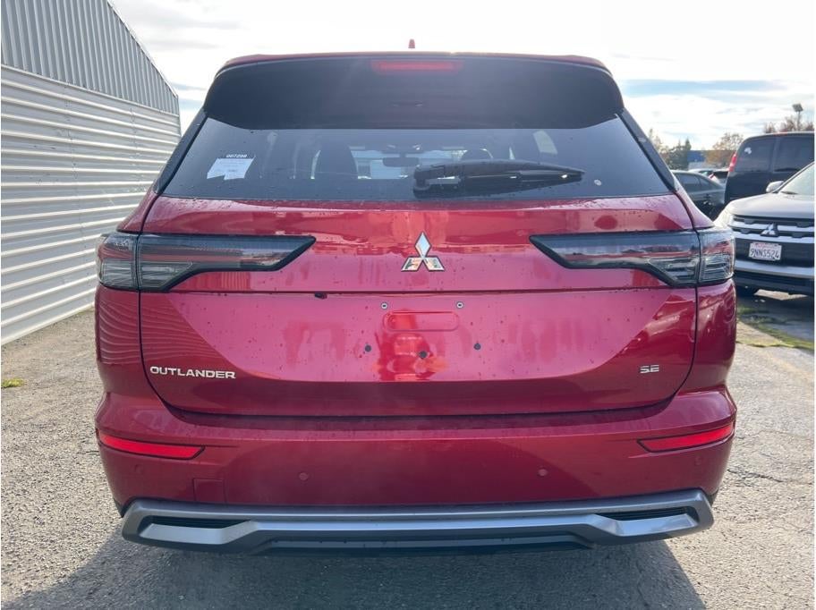 2026 Mitsubishi Outlander SE