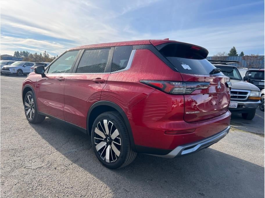 2026 Mitsubishi Outlander SE