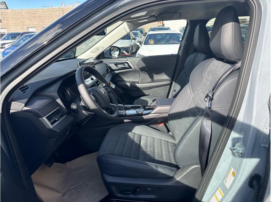 2026 Mitsubishi Outlander LE Sport Utility 4D