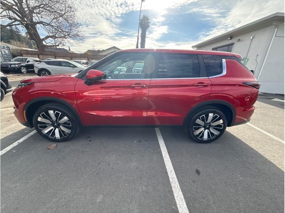 2026 Mitsubishi Outlander SE