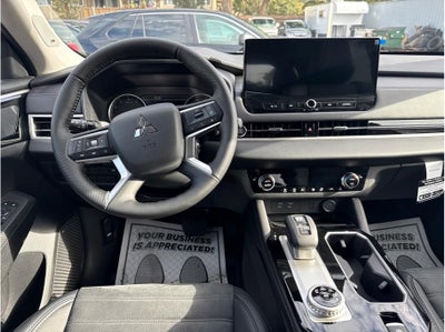 2026 Mitsubishi Outlander SE