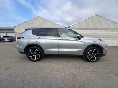 2024 Mitsubishi Outlander SE Sport Utility 4D