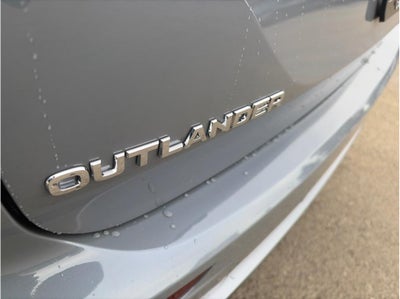 2025 Mitsubishi Outlander SE