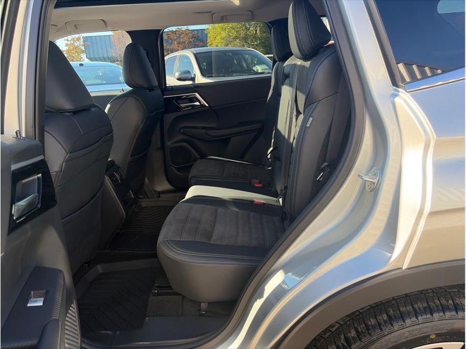 2025 Mitsubishi Outlander PHEV SE Tech Package