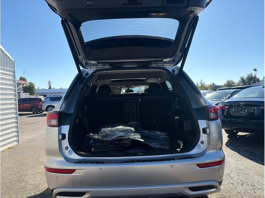 2025 Mitsubishi Outlander PHEV SE Tech Package