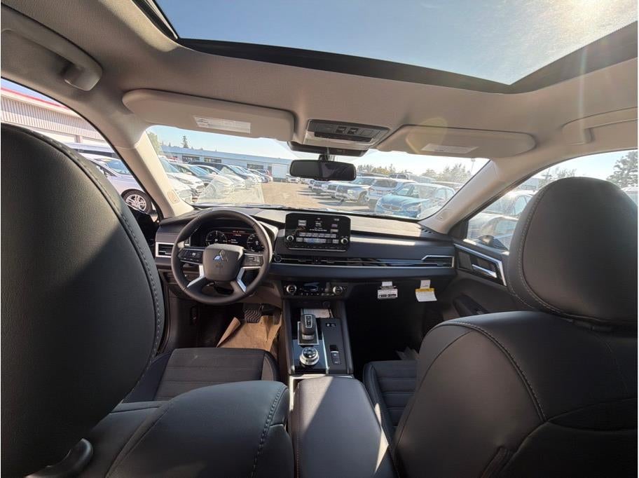 2025 Mitsubishi Outlander PHEV SE Tech Package