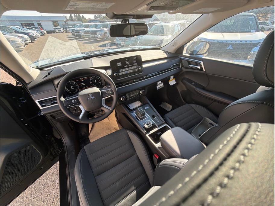 2025 Mitsubishi Outlander PHEV SE Tech Package