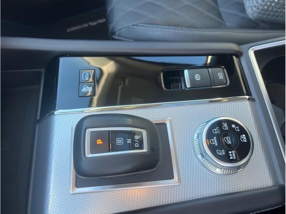 2023 Mitsubishi Outlander PHEV SEL Sport Utility 4D