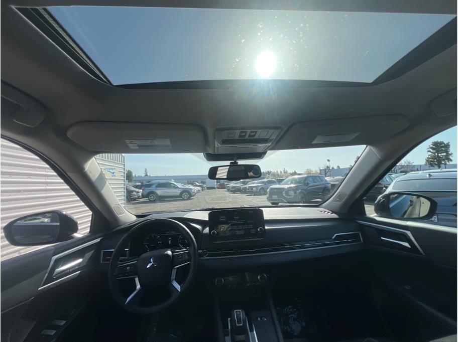 2024 Mitsubishi Outlander PHEV SE Sport Utility 4D