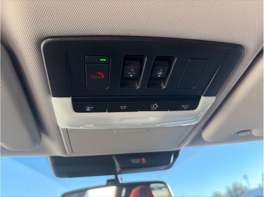 2025 Mitsubishi Outlander PHEV SE Tech Package