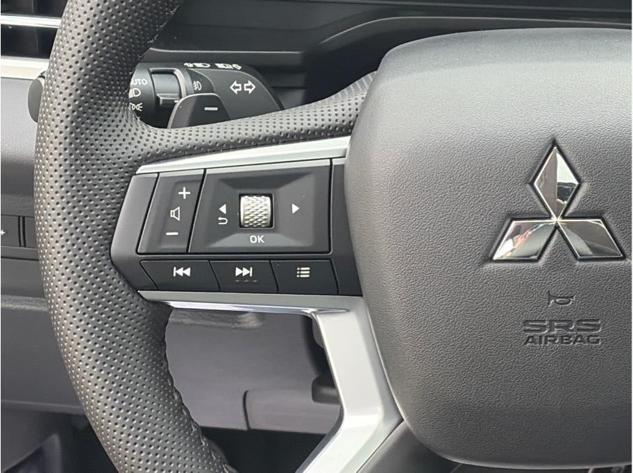 2025 Mitsubishi Outlander PHEV SE