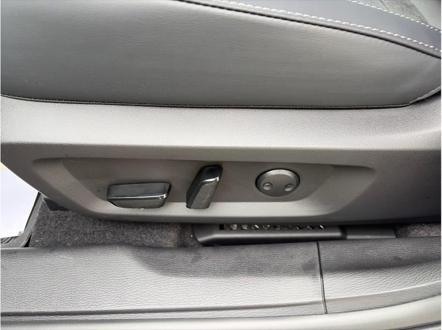 2025 Mitsubishi Outlander PHEV SE