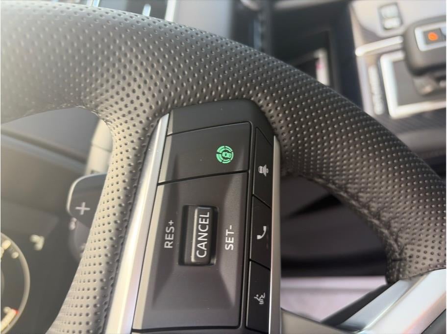 2025 Mitsubishi Outlander PHEV SE Tech Package