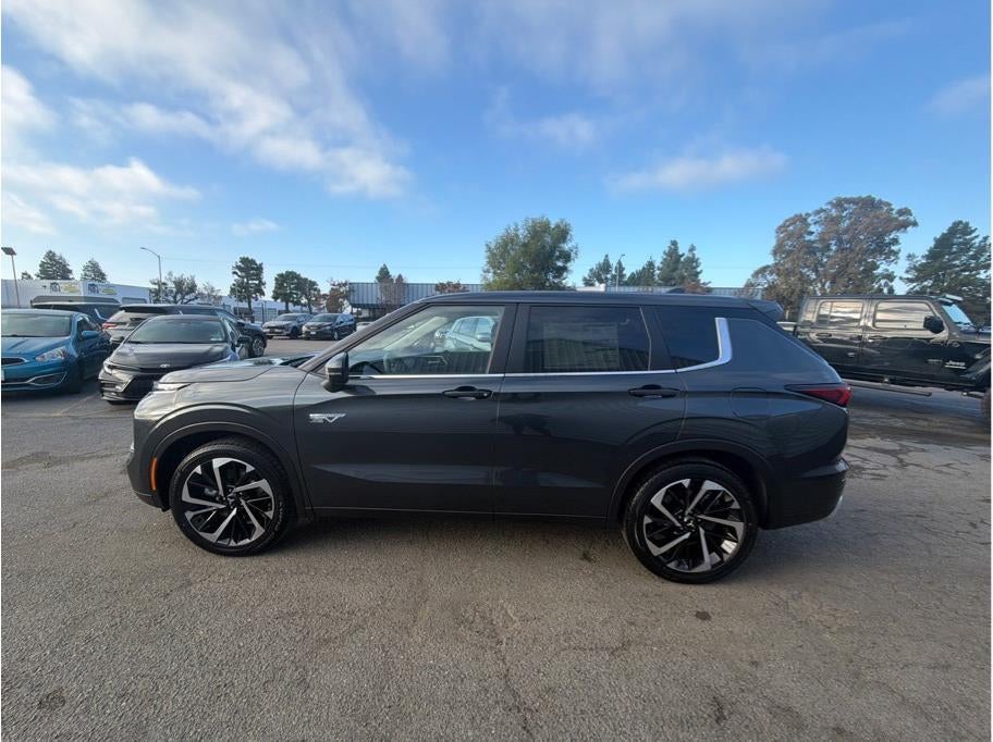 2025 Mitsubishi Outlander PHEV SE Tech Package