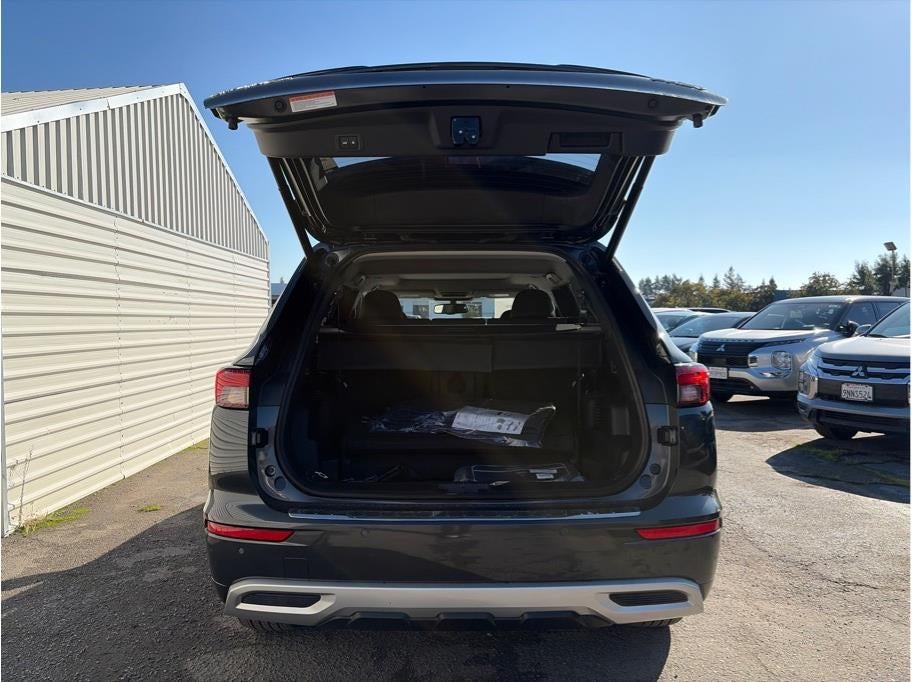 2025 Mitsubishi Outlander PHEV SEL