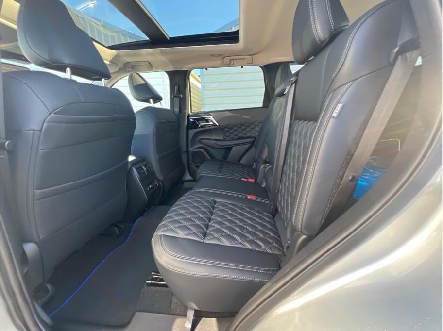 2025 Mitsubishi Outlander PHEV SEL