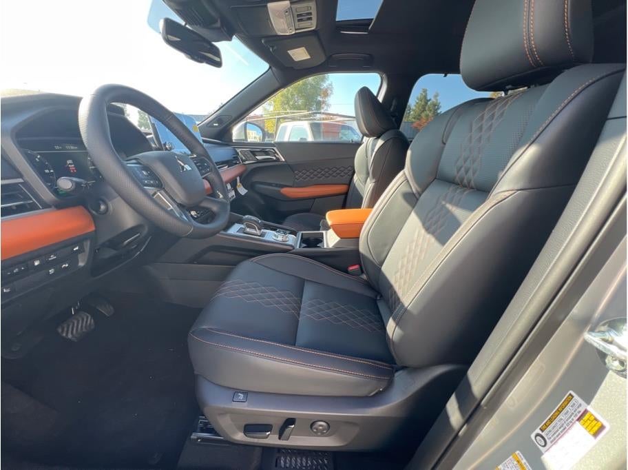 2025 Mitsubishi Outlander PHEV SEL Premium Package