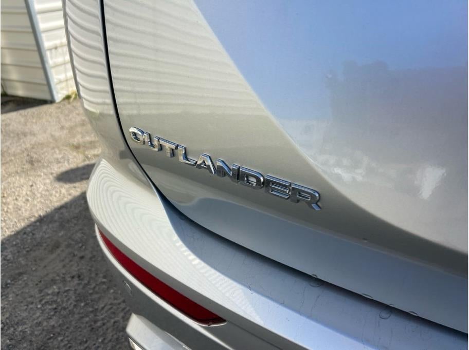 2025 Mitsubishi Outlander PHEV SEL Premium Package