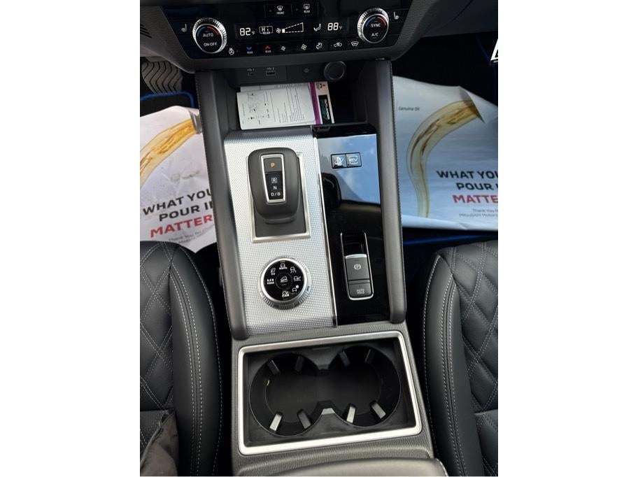 2025 Mitsubishi Outlander PHEV SEL