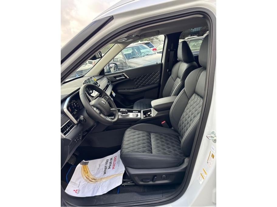 2025 Mitsubishi Outlander PHEV SEL