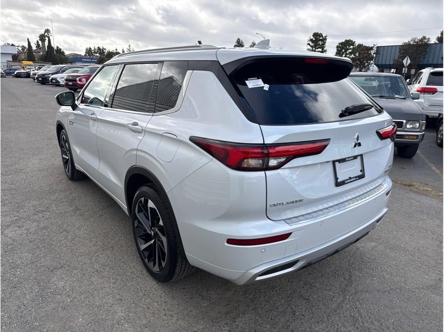 2025 Mitsubishi Outlander PHEV SEL
