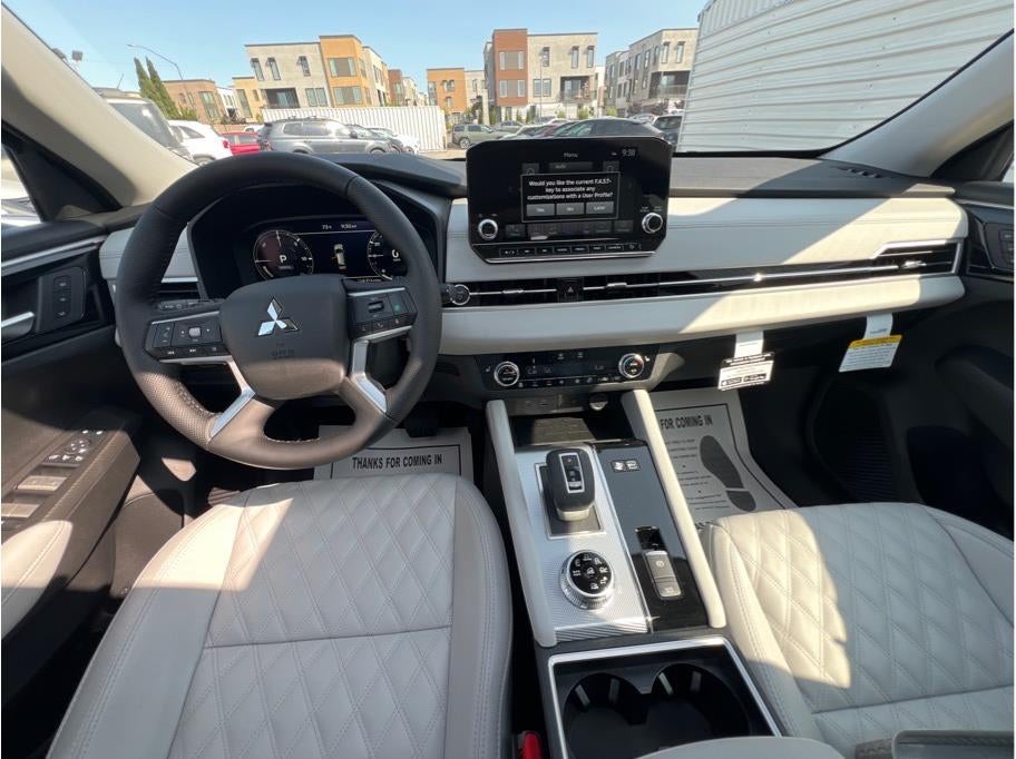 2025 Mitsubishi Outlander PHEV SEL